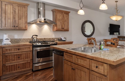 Bear Crossing House | Bear Trail 3 Bedroom Townhouse by RedAwning