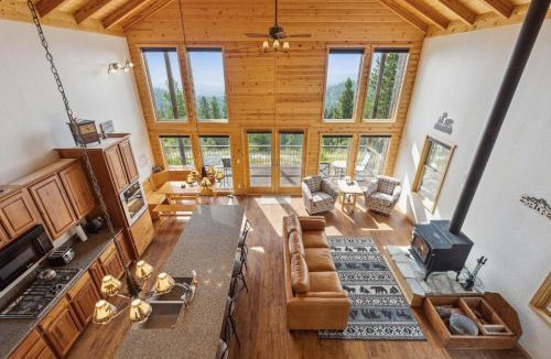 Victor House | Bearlythere High Mountain Retreat