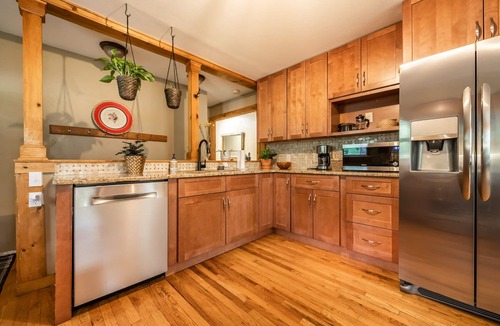 Cascade-Chipita Park House | Beautiful 5 BR Creek-side Cabin Pikes Peak