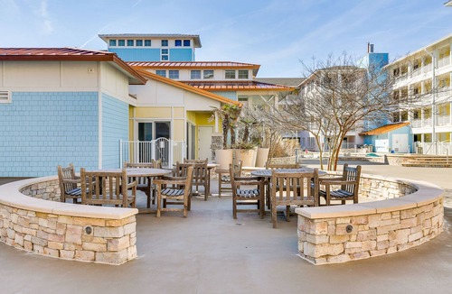 Sandbridge Condo | Beautiful bayside 2nd-floor condo with parking, 3 outdoor pools, gym, & AC