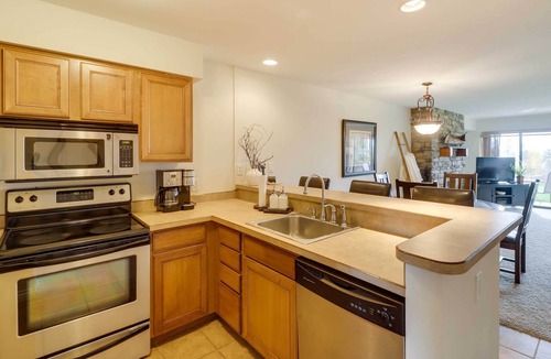 Bigfork Apartment | Beautiful Bigfork Condo w/Hot Tub Access!