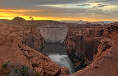 Greenehaven Condo | Beautiful Condo with Lake Powell and Lone Rock views!
