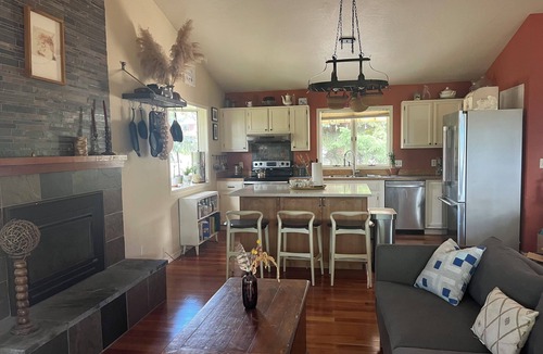 Upper Rattlesnake House | Beautiful family friendly home in the Rattlesnake with outdoor recreation nearby