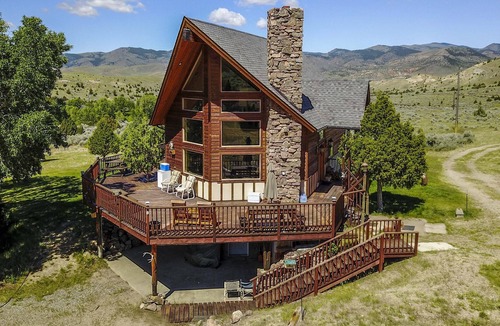 Alder House | Beautiful home near the Ruby River