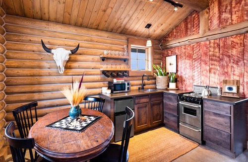 Livingston Cabin | Beautiful Log Cabin in the Heart of Paradise Valley, Montana