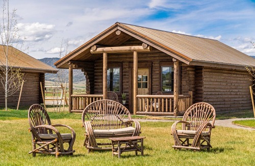 Livingston Cabin | Beautiful Log Cabin in Paradise Valley, Montana