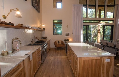 Warm Springs House | Beautiful new home near ski lifts in Warm Springs