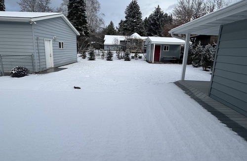 Upper Rattlesnake House | Beautiful Winter Wonderland