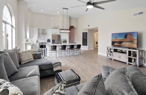 Paradise Valley Village House | Beautifully Remodeled 4 Bed 2 Bath with a Pool located in Scottsdale