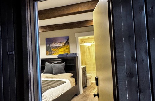 Frisco Apartment | Bedroom and Bath in Frisco - Outdoor Playground Awaits !