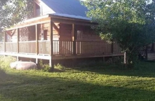 Thermopolis Cabin | Big Horn River Cabin 2