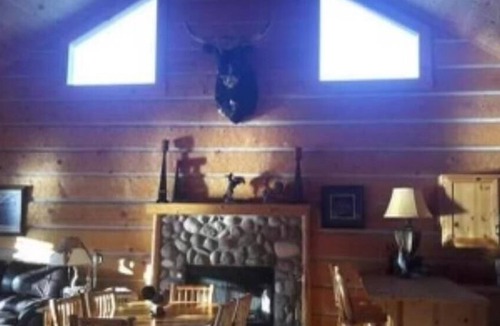 Thermopolis Cabin | Big Horn River Cabin 2