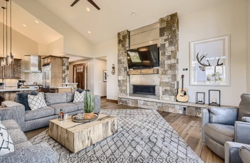 The Highlands House | Big Sky at Highlands | Mountain Modern | Views
