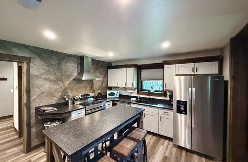Whitefish House | Bison Ridge Cabin #4 | 4BR Getaway w/Hot Tub, Fire Pit & Grill | Sleeps 10!