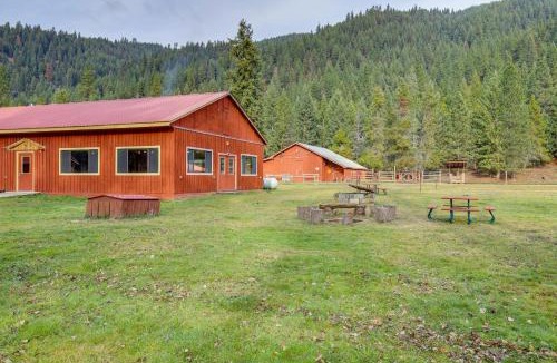 De Borgia Apartment | Black Diamond Guest Ranch Cabin with Lodge Access!