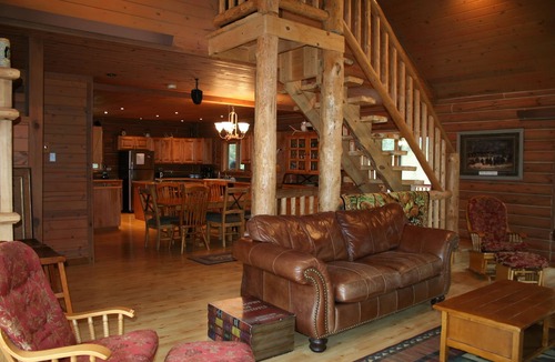 Nemo House | Black Hills Diamond Dale Vacation Log Home Cabin