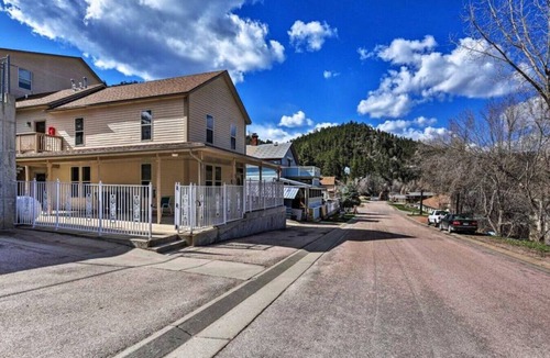 Keystone Apartment | Black Hills Haven | Pine Peak – Unit 1 · A Vensérra Retreat near Mount Rushmore