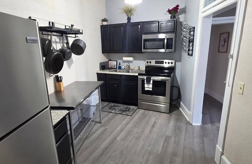 Hot Springs Apartment | Black Hills Retreat - Spacious 2-BR Downtown Walkable Family Getaway