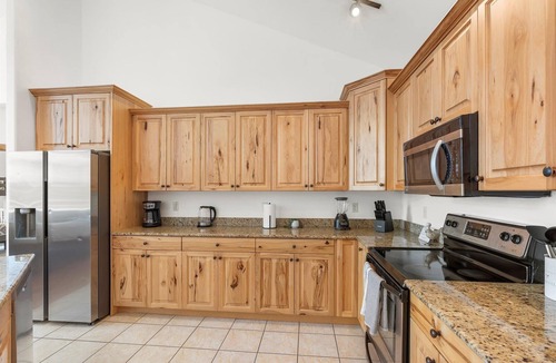 Somers Cabin | Blacktail Retreat | Close to Skiing & Glacier Park