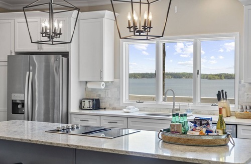 Mayhew House | Blue Heron Bliss by SoCharm | Waterfront Retreat