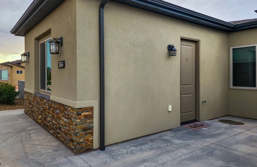 Page Apartment | Boathouse Suite Unit #1, at Antelope Canyon and Horseshoe Bend