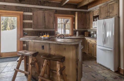 Big Sky House | Book a Holiday Stay Today! Private Mountain Haven with Sweeping Views! Hot Tub!