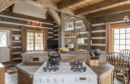 Big Sky House | Book a Holiday Stay Today! Private Mountain Haven with Sweeping Views! Hot Tub!