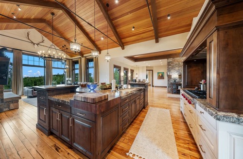 Spanish Peaks House | Book for Winter! Ski-In, Ski Out Chalet with Hot Tub! Ping Pong Table!