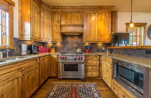 Spanish Peaks House | Book for Winter! Spanish Peaks Cabin -Stunning Views, Hot Tub! Easy Ski Access!