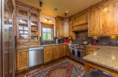Spanish Peaks House | Book for Winter! Spanish Peaks Cabin -Stunning Views, Hot Tub! Easy Ski Access!