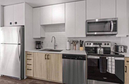 Evans Churchill Apartment | Boulevard Stays Studio Retreat Pool & Gym Included 1