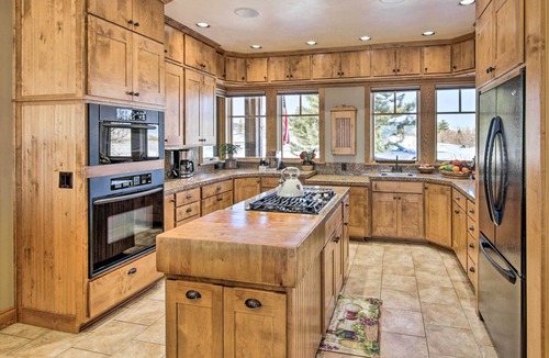 Bozeman House | Bozeman Getaway on the Prairie w/Patio & Grill