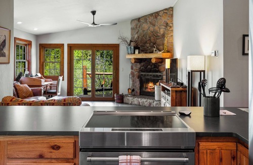 Bozeman House | Brackett Creek Cabin-Private Cabin on 100+ Acres Bordering National Forest!