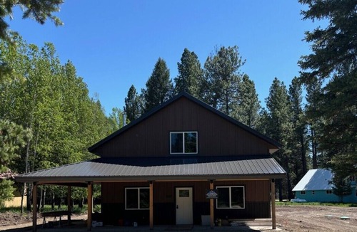 Lincoln Cabin | Brand new cabin in the woods, 5 minutes from Lincoln and the Blackfoot River.