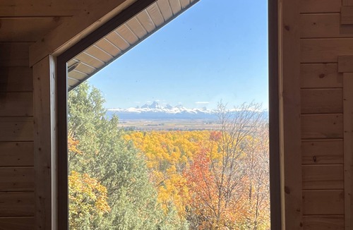 Ashton Cabin | BRAND NEW Teton View Cabin, Wi-Fi, 2 Master Suites, Yellowstone & Teton basecamp