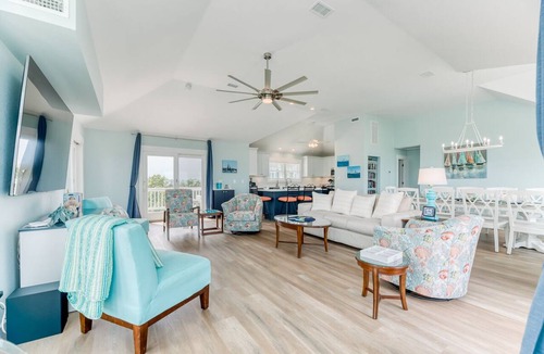 Wimble Shores House | Bright and beautiful semi-oceanfront stunner just steps from the beach!