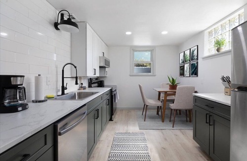 Billings House | Bright & Charming 2BR: Near Downtown
