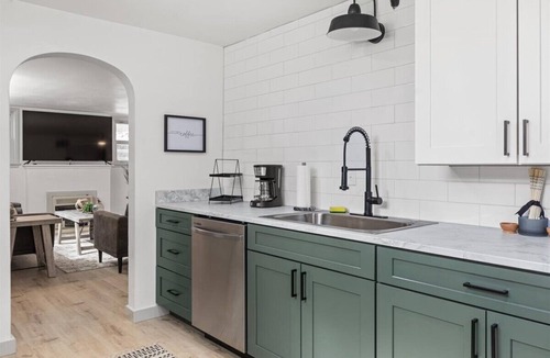 Billings House | Bright & Charming 2BR: Near Downtown
