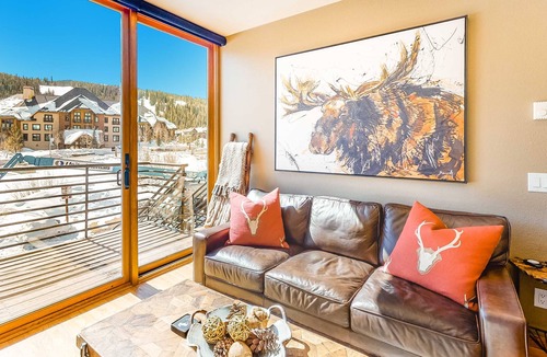 Copper Mountain Village House | Bright Ski Retreat near the Slopes W/Gourmet Kitchen, Free WiFi, & Private Patio