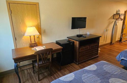 Westside Hotel | Broadway Inn Conference Center