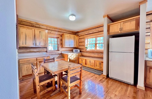 Polson Cabin | Bull Trout Lodge at Flathead Lake