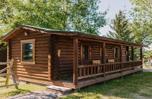 Bozeman Cabin | Bunkhouse 3 at Gallatin Canyon Cabins