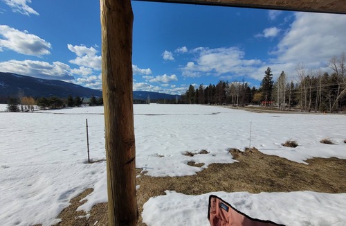 Trout Creek Cabin | bunkhouse near farm animals