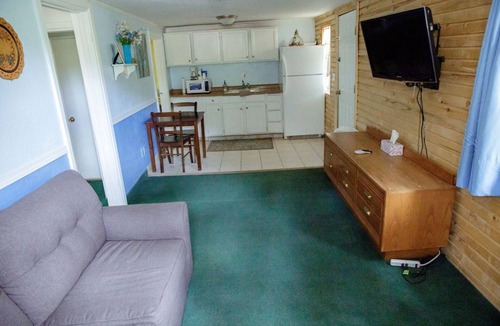 Sevier Cabin | C-101) The Bluebird Cabin