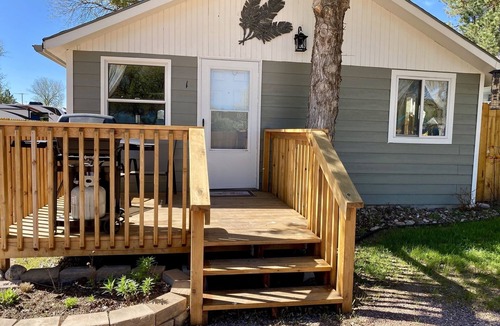 Hot Springs Cabin | Cabin by lake, pet friendly, quiet