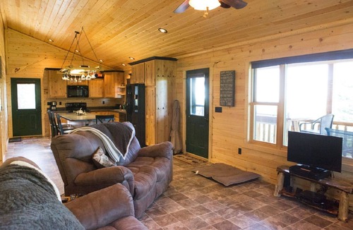 Moore Cabin | Cabin in the woods for a weekend getaway