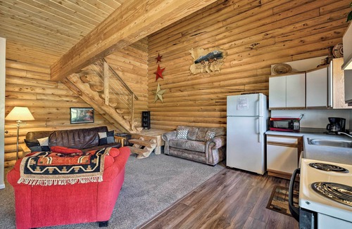Spanish Valley Cottage | Cabin w/Fire Pit, Views & Bbq: 18 Mi to Moab!