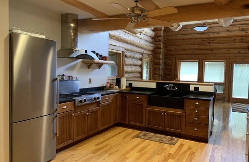 Mission Ridge Cabin | Cabin with spectacular views! Hunting and fishing paradise.