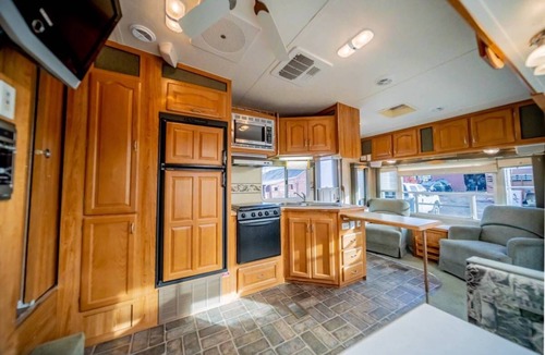 St. Regis House | Camper at Minigolf Course TIGER - AC - Furnace - Fully Furnished