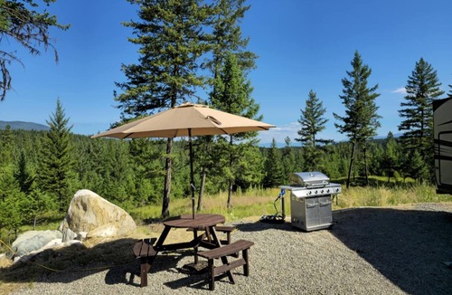 Rexford House | Camper on 1.5 acre Lot in Rexford, Boat Parking, Outdoor Kitchen, Fire Pit